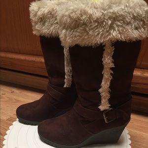 American Eagles Suede Dark Brown Boots Size 8